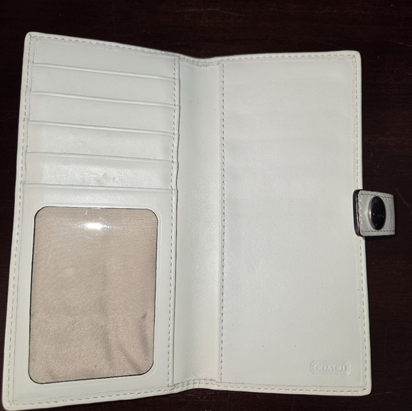 Coach Signature Series Pink Wallet - Picture 3 of 3